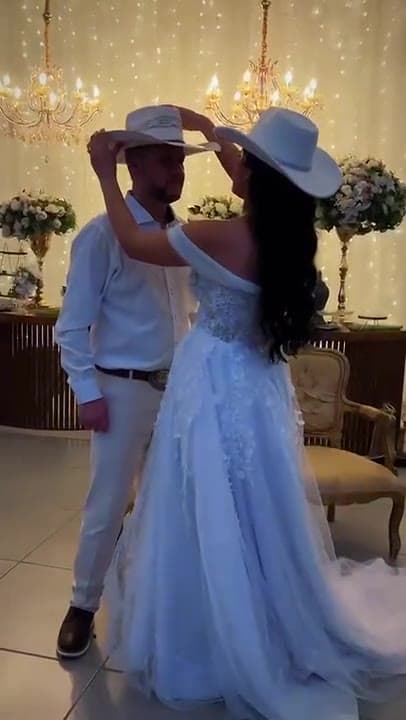 A dança dos noivos